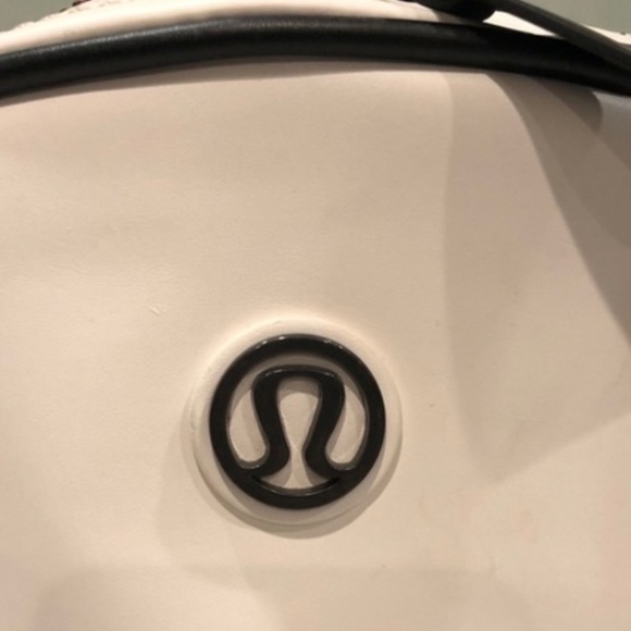 Lululemon Athletica Sweat Once A Day Bag White Handles Dividers Laptop Bag FLAWS - Picture 5 of 12